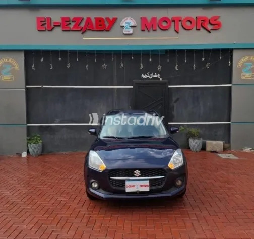 Suzuki Swift 2022 White Used for Sale - 1