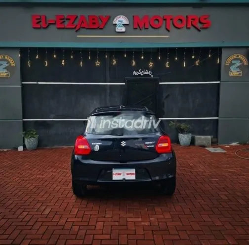 Suzuki Swift 2022 White Used for Sale - 4