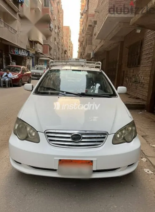 بى واى دى‬ F3 2011 أبيض مستعملة للبيع - 1