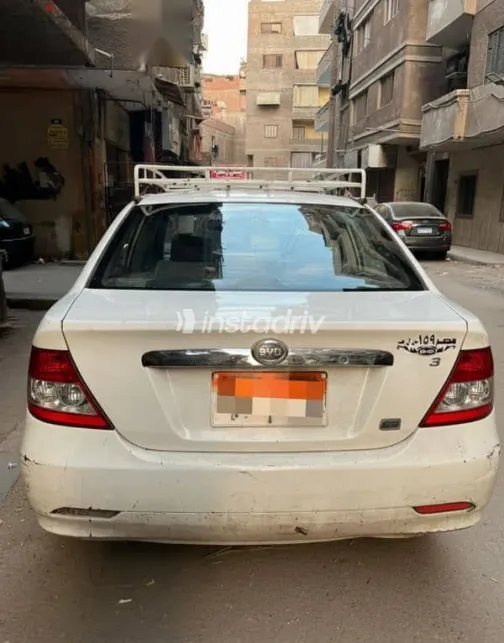 بى واى دى‬ F3 2011 أبيض مستعملة للبيع - 2