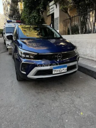 اوبل كروس لاند 2022 أزرق مستعملة للبيع