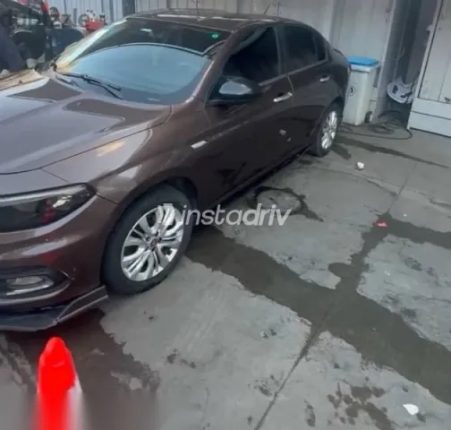 فيات تيبو 2021 بني مستعملة للبيع - 2