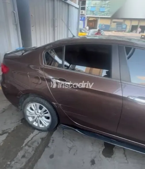 فيات تيبو 2021 بني مستعملة للبيع - 4