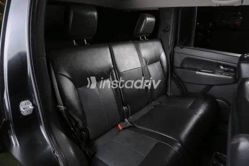 جيب شيروكي 2012 أسود مستعملة للبيع - 5