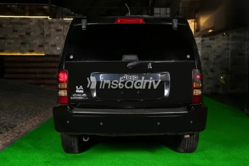 جيب شيروكي 2012 أسود مستعملة للبيع - 6