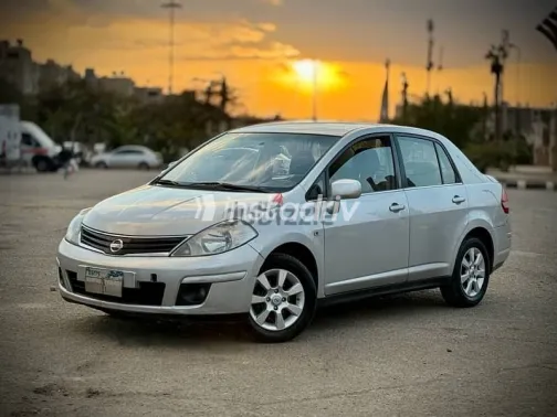 Nissan Tiida 2013 Silver Used for Sale - 5