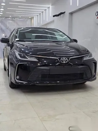 تويوتا كورولا 2022 أسود مستعملة للبيع