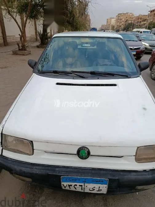 سكودا فيليشيا 1996 أبيض مستعملة للبيع - 1