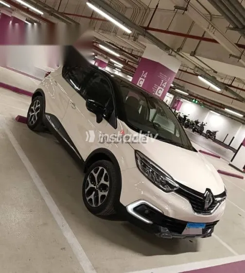 Renault Captur 2019 Beige Used for Sale - 1