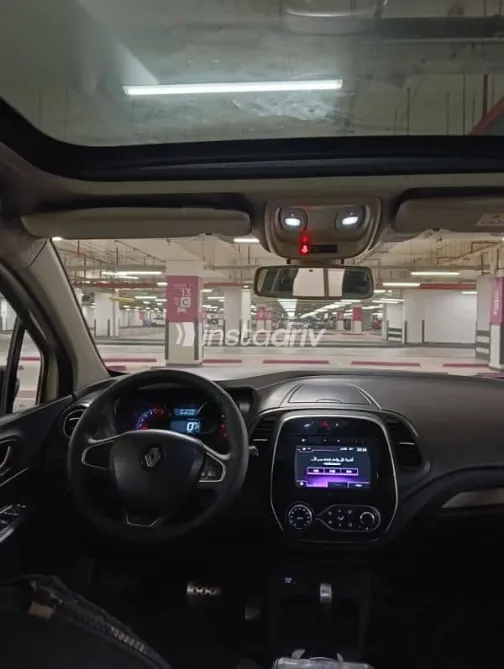 Renault Captur 2019 Beige Used for Sale - 3