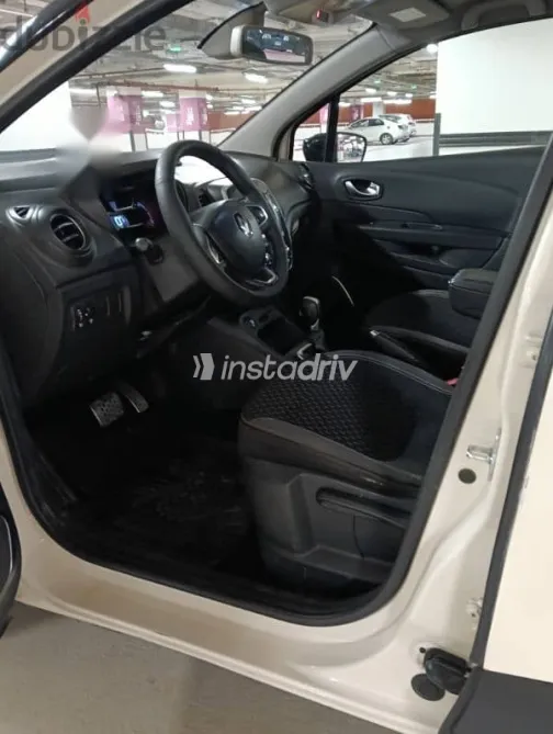Renault Captur 2019 Beige Used for Sale - 4