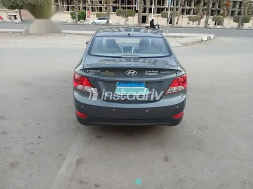 هيونداي اكسنت 2013 رمادي مستعملة للبيع - 5