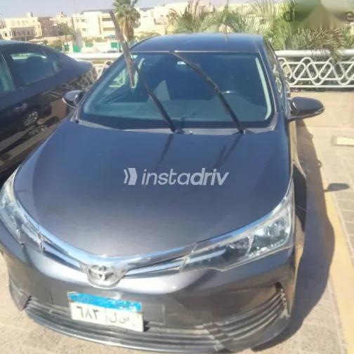 تويوتا كورولا 2019 رمادي مستعملة للبيع - 1
