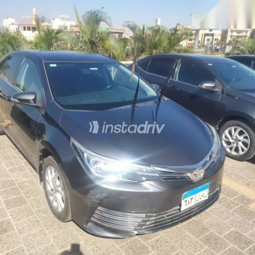 تويوتا كورولا 2019 رمادي مستعملة للبيع - 2