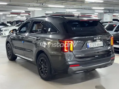 Kia Sorento 2024 Gray Used for Sale - 3
