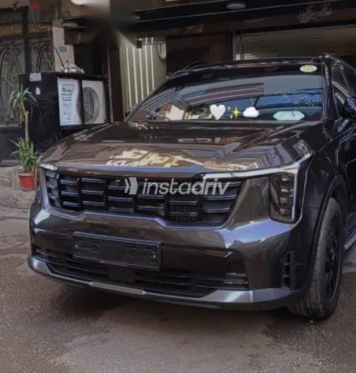 Kia Sorento 2024 Gray Used for Sale - 8