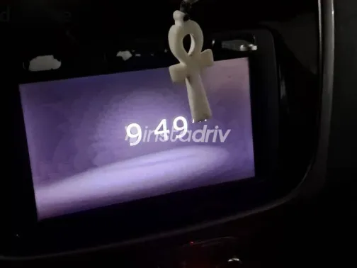 رينو لوجان 2015 فضي مستعملة للبيع - 1