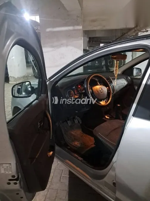 رينو لوجان 2015 فضي مستعملة للبيع - 4