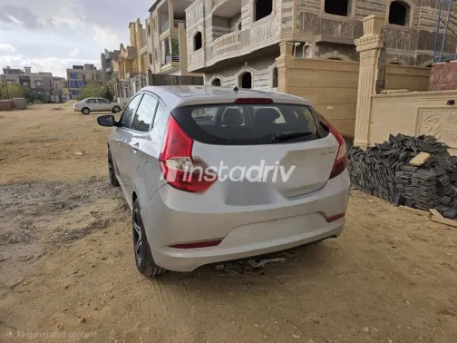 هيونداي سولاريس 2017 فضي مستعملة للبيع - 2