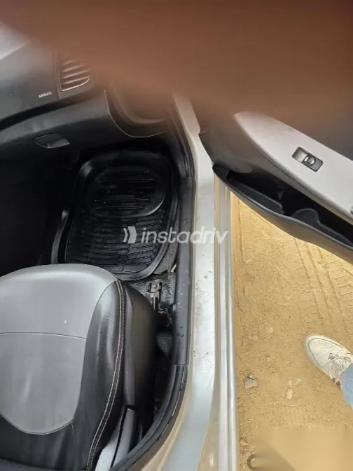 هيونداي سولاريس 2017 فضي مستعملة للبيع - 3