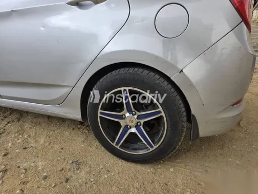 هيونداي سولاريس 2017 فضي مستعملة للبيع - 6