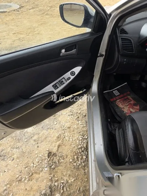 هيونداي سولاريس 2017 فضي مستعملة للبيع - 9