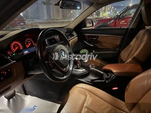 بي ام دبليو 320 2016 أزرق غامق مستعملة للبيع - 3