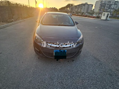 اوبل أسترا 2016 أبيض مستعملة للبيع - 5