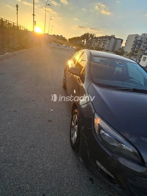 اوبل أسترا 2016 أبيض مستعملة للبيع - 7