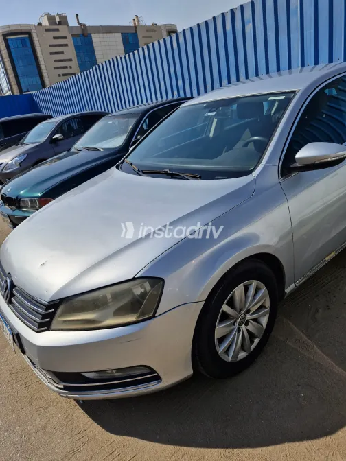 فولكس فاغن باسات 2013 أبيض مستعملة للبيع - 1