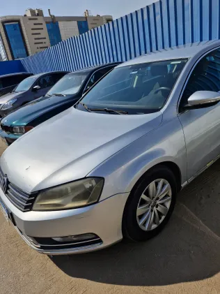 فولكس فاغن باسات 2013 أبيض مستعملة للبيع