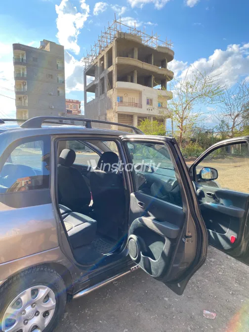 هيونداي ماتريكس 2010 أبيض مستعملة للبيع - 6