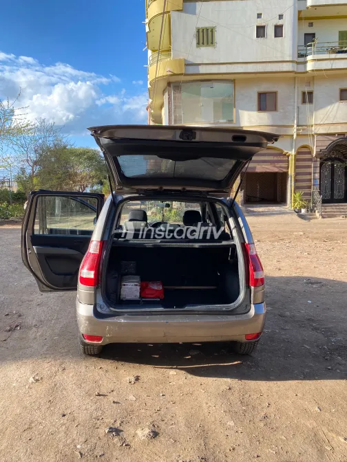 هيونداي ماتريكس 2010 أبيض مستعملة للبيع - 7