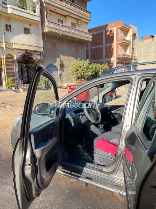 هيونداي ماتريكس 2010 أبيض مستعملة للبيع - 8