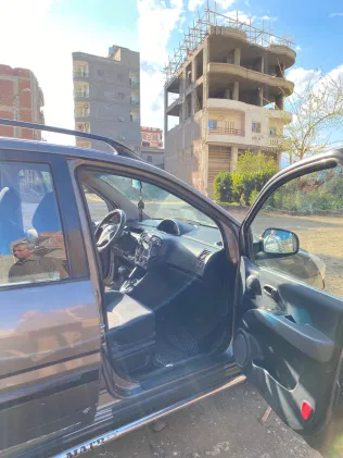 هيونداي ماتريكس 2010 أبيض مستعملة للبيع