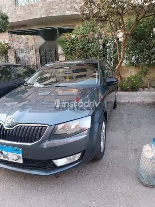 سكودا اوكتافيا 2015 أبيض مستعملة للبيع - 2