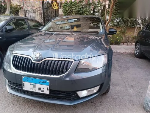 سكودا اوكتافيا 2015 أبيض مستعملة للبيع - 5