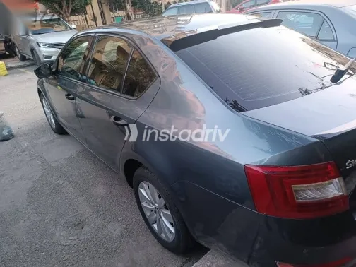 سكودا اوكتافيا 2015 أبيض مستعملة للبيع - 8