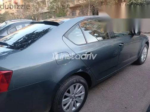 سكودا اوكتافيا 2015 أبيض مستعملة للبيع - 10