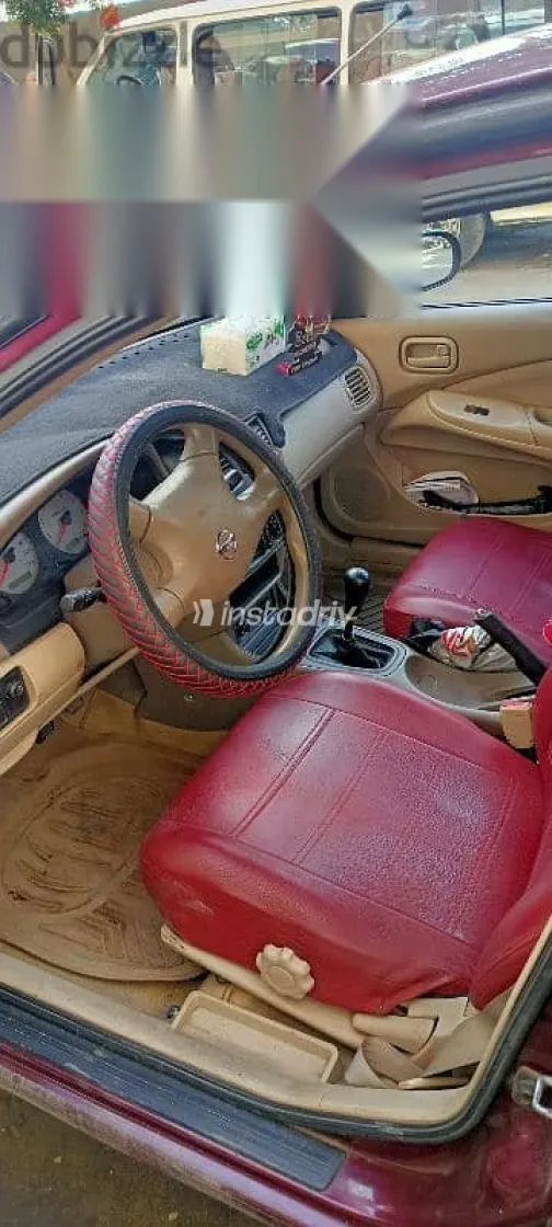 نيسان صنى 2008 أحمر مستعملة للبيع - 1