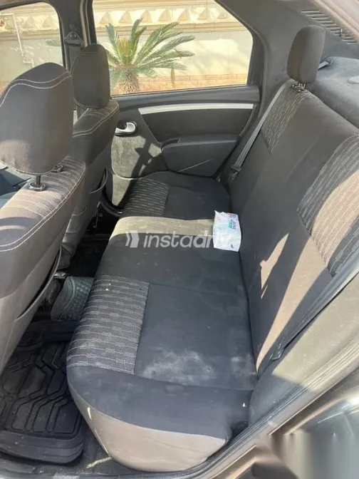 رينو لوجان 2014 أسود مستعملة للبيع - 6