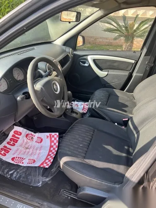 رينو لوجان 2014 أسود مستعملة للبيع - 7