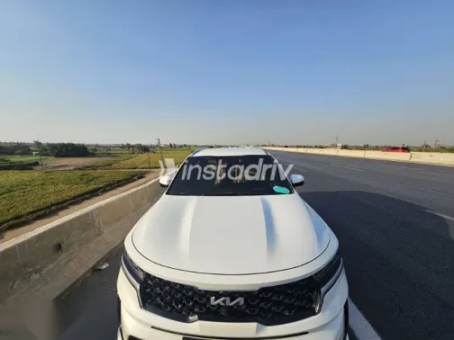 Kia Sorento 2023 White Used for Sale - 1