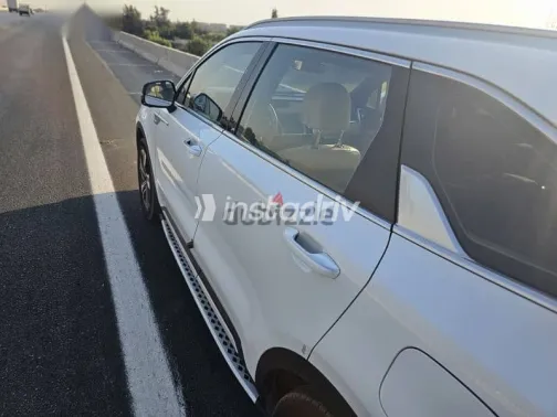 Kia Sorento 2023 White Used for Sale - 8