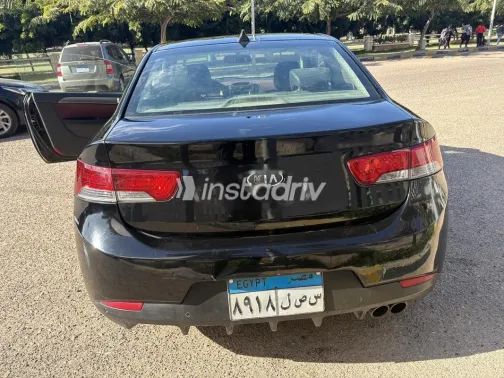 كيا سيراتو كوبيه 2010 أسود مستعملة للبيع - 3