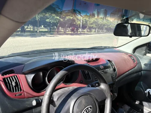 كيا سيراتو كوبيه 2010 أسود مستعملة للبيع - 4