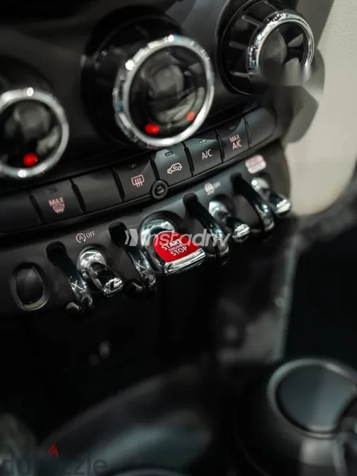 مينى كوبر 2019 أزرق غامق مستعملة للبيع - 8