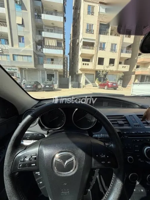مازدا 3 2013 أسود مستعملة للبيع - 1