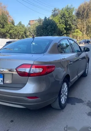 رينو فلوانس 2016 ذهبي مستعملة للبيع