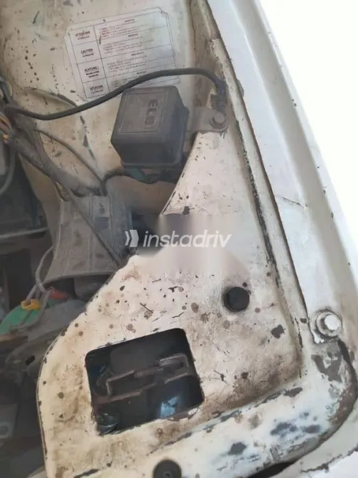 بيجو 504 1980 أبيض مستعملة للبيع - 9